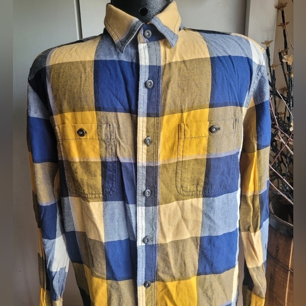 American Eagle Yellow and Blue Plaid Shirt M